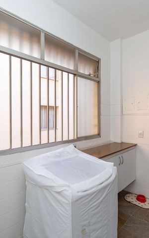 Apartamento à venda com 140m², 4 quartos e 2 vagas Apartamento à venda com 140m², 4 quartos e 2 vagasÁrea de Serviço