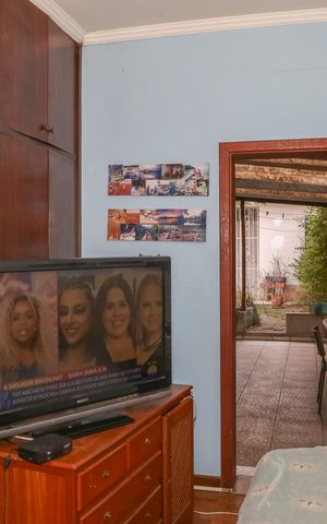 Casa à venda com 300m², 3 quartos e 6 vagas Casa à venda com 300m², 3 quartos e 6 vagasQuarto 2