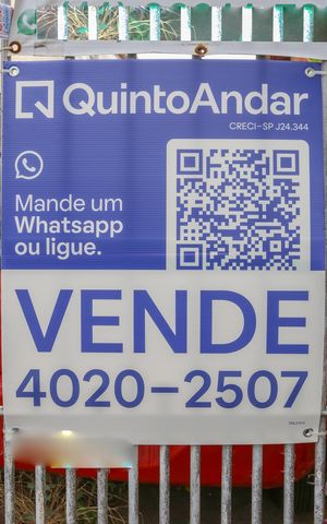 Casa à venda com 300m², 3 quartos e 6 vagas Casa à venda com 300m², 3 quartos e 6 vagasPlaca