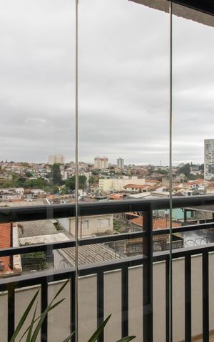 Apartamento à venda com 96m², 3 quartos e 1 vaga Apartamento à venda com 96m², 3 quartos e 1 vagaVaranda