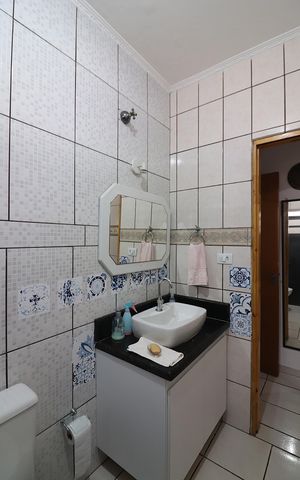 Casa à venda com 128m², 2 quartos e 2 vagasBanheiro Social