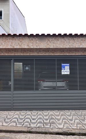 Casa à venda com 128m², 2 quartos e 2 vagasFachada