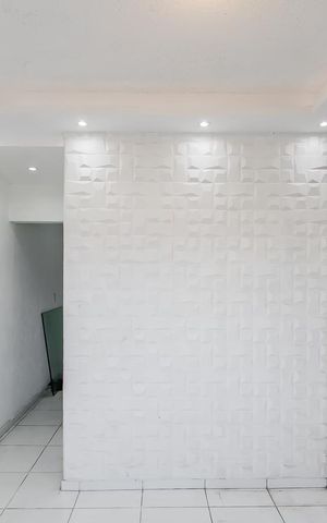 Casa à venda com 85m², 2 quartos e 2 vagas Casa à venda com 85m², 2 quartos e 2 vagasSala