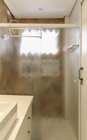 Apartamento à venda com 139m², 3 quartos e 3 vagas Apartamento à venda com 139m², 3 quartos e 3 vagasBanheiro da Suíte