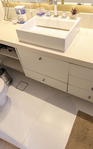 Apartamento à venda com 139m², 3 quartos e 3 vagas Apartamento à venda com 139m², 3 quartos e 3 vagasBanheiro da Suíte