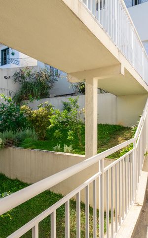 Casa para alugar com 40m², 1 quarto e sem vaga Casa para alugar com 40m², 1 quarto e sem vagaEscada