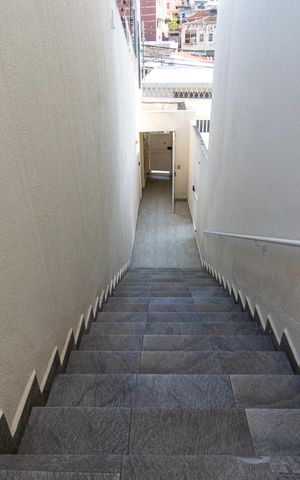 Casa para alugar com 40m², 1 quarto e sem vaga Casa para alugar com 40m², 1 quarto e sem vagaEscada
