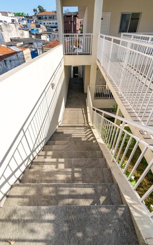 Casa para alugar com 40m², 1 quarto e sem vaga Casa para alugar com 40m², 1 quarto e sem vagaEscada