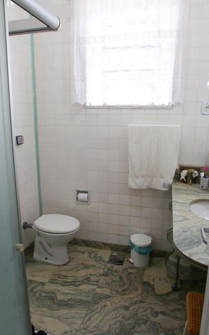Casa à venda com 450m², 3 quartos e 2 vagasBanheiro Social