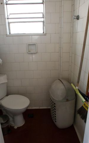 Casa à venda com 450m², 3 quartos e 2 vagasBanheiro de serviço
