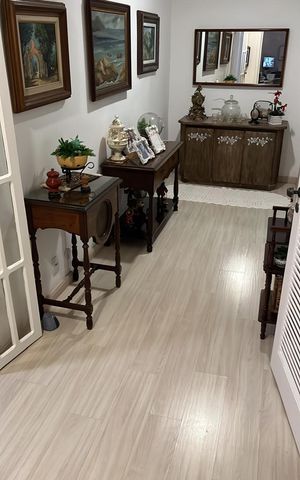 Casa de condomínio à venda com 530m², 5 quartos e 3 vagas Casa de condomínio à venda com 530m², 5 quartos e 3 vagasCorredor