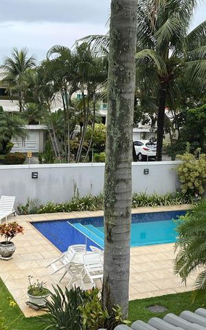 Casa de condomínio à venda com 530m², 5 quartos e 3 vagas Casa de condomínio à venda com 530m², 5 quartos e 3 vagasÁrea Externa