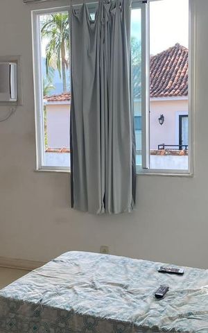 Casa de condomínio à venda com 530m², 5 quartos e 3 vagas Casa de condomínio à venda com 530m², 5 quartos e 3 vagasQuarto