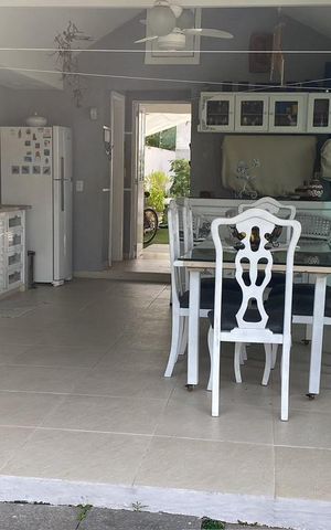 Casa de condomínio à venda com 530m², 5 quartos e 3 vagas Casa de condomínio à venda com 530m², 5 quartos e 3 vagasÁrea Externa