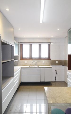 Apartamento para alugar com 400m², 3 quartos e 3 vagasCozinha