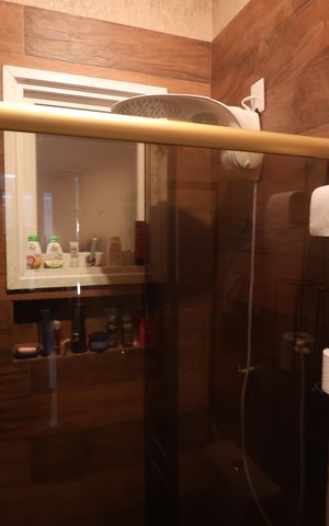 Casa de condomínio à venda com 81m², 3 quartos e 2 vagasBanheiro Social