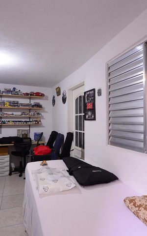 Casa à venda com 400m², 9 quartos e 2 vagas Casa à venda com 400m², 9 quartos e 2 vagasCasa 2- Quarto 1