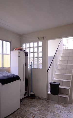 Casa à venda com 400m², 9 quartos e 2 vagas Casa à venda com 400m², 9 quartos e 2 vagasÁrea de Serviço