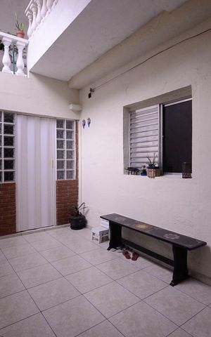 Casa à venda com 400m², 9 quartos e 2 vagas Casa à venda com 400m², 9 quartos e 2 vagasEntrada