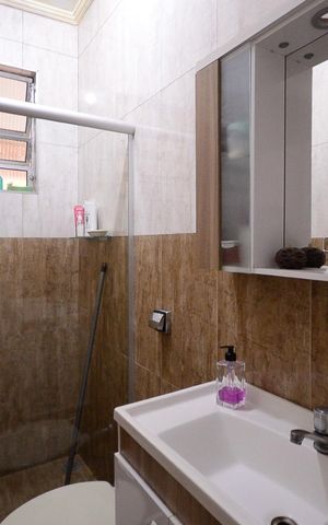 Casa à venda com 400m², 9 quartos e 2 vagas Casa à venda com 400m², 9 quartos e 2 vagasCasa 2- Banheiro social