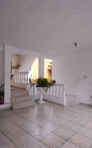 Casa à venda com 400m², 9 quartos e 2 vagas Casa à venda com 400m², 9 quartos e 2 vagasGaragem