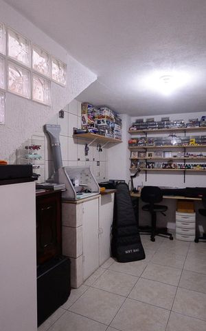 Casa à venda com 400m², 9 quartos e 2 vagas Casa à venda com 400m², 9 quartos e 2 vagasCasa 2- Quarto 1