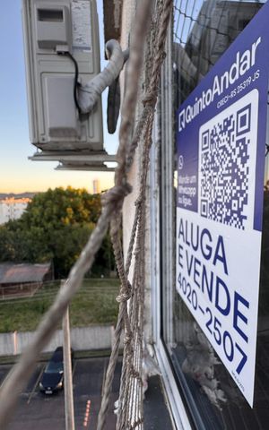 Apartamento à venda com 50m², 2 quartos e 1 vaga Apartamento à venda com 50m², 2 quartos e 1 vagaPlaca