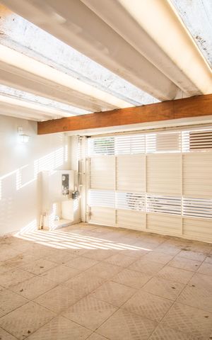 Casa à venda com 110m², 4 quartos e 2 vagasGaragem