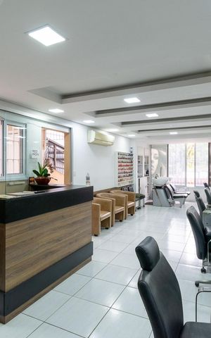 Casa à venda com 150m², 3 quartos e 2 vagas Casa à venda com 150m², 3 quartos e 2 vagasSalão