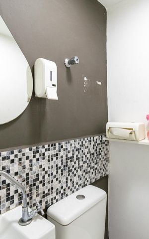 Casa à venda com 150m², 3 quartos e 2 vagas Casa à venda com 150m², 3 quartos e 2 vagasBanheiro do Salão