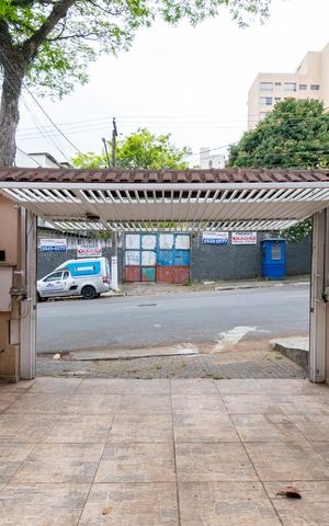 Casa à venda com 150m², 3 quartos e 2 vagas Casa à venda com 150m², 3 quartos e 2 vagasGaragem