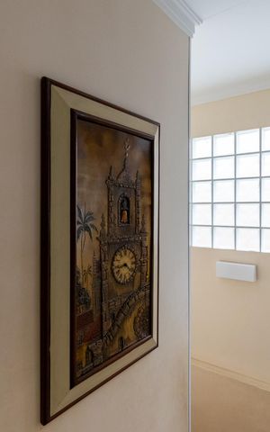 Casa à venda com 150m², 3 quartos e 2 vagas Casa à venda com 150m², 3 quartos e 2 vagasEscada