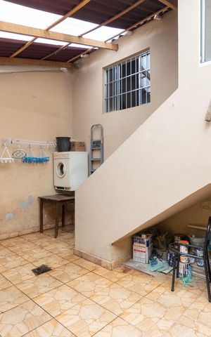 Casa à venda com 150m², 3 quartos e 2 vagas Casa à venda com 150m², 3 quartos e 2 vagasÁrea de Serviço