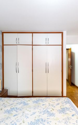 Casa à venda com 150m², 3 quartos e 2 vagas Casa à venda com 150m², 3 quartos e 2 vagasSuíte
