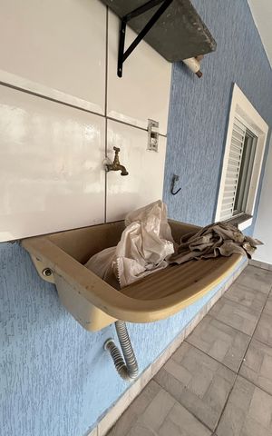 Casa à venda com 100m², 2 quartos e 2 vagas Casa à venda com 100m², 2 quartos e 2 vagasVaranda da Suíte 1 - Area de Serviço