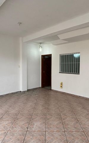 Casa à venda com 100m², 2 quartos e 2 vagas Casa à venda com 100m², 2 quartos e 2 vagasGaragem