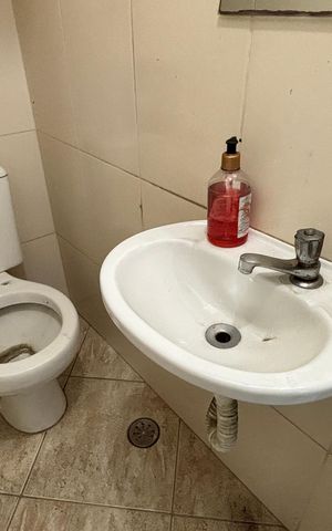 Casa à venda com 100m², 2 quartos e 2 vagas Casa à venda com 100m², 2 quartos e 2 vagasLavabo
