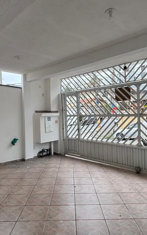 Casa à venda com 100m², 2 quartos e 2 vagas Casa à venda com 100m², 2 quartos e 2 vagasGaragem