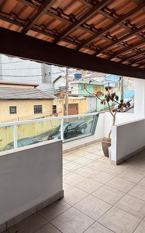 Casa à venda com 100m², 2 quartos e 2 vagas Casa à venda com 100m², 2 quartos e 2 vagasVaranda da Suíte 1