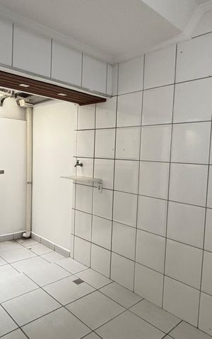 Casa à venda com 100m², 2 quartos e 2 vagas Casa à venda com 100m², 2 quartos e 2 vagasCozinha