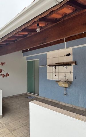 Casa à venda com 100m², 2 quartos e 2 vagas Casa à venda com 100m², 2 quartos e 2 vagasVaranda da Suíte 1