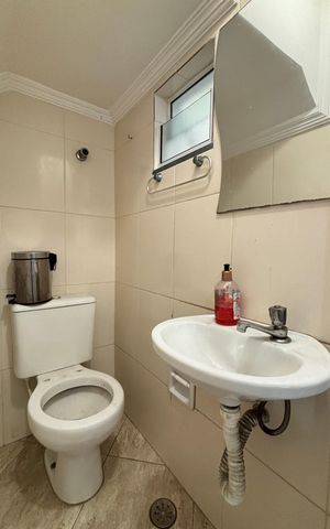 Casa à venda com 100m², 2 quartos e 2 vagas Casa à venda com 100m², 2 quartos e 2 vagasLavabo