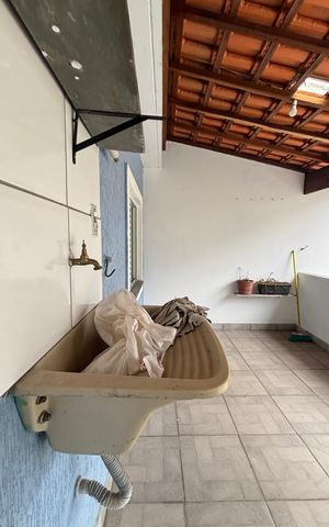 Casa à venda com 100m², 2 quartos e 2 vagas Casa à venda com 100m², 2 quartos e 2 vagasÁrea de Serviço