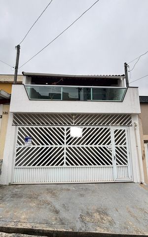 Casa à venda com 100m², 2 quartos e 2 vagas Casa à venda com 100m², 2 quartos e 2 vagasFachada