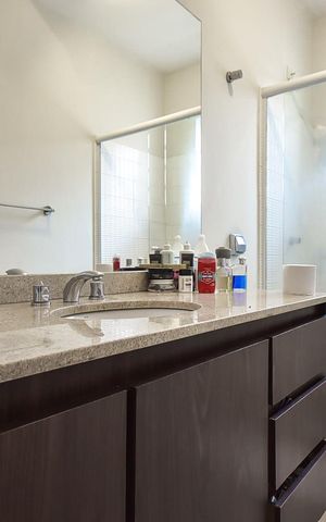 Casa à venda com 260m², 3 quartos e 3 vagasBanheiro