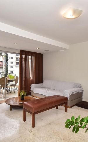 Casa à venda com 260m², 3 quartos e 3 vagasSala