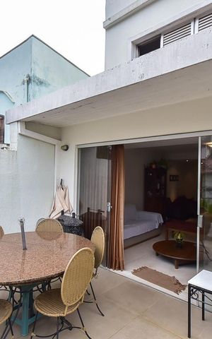 Casa à venda com 260m², 3 quartos e 3 vagasVaranda
