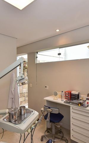 Casa à venda com 260m², 3 quartos e 3 vagasQuarto de Serviço