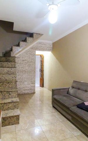 Casa à venda com 109m², 3 quartos e 1 vaga Casa à venda com 109m², 3 quartos e 1 vagaSala