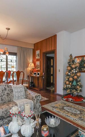 Casa à venda com 308m², 3 quartos e 4 vagasSala